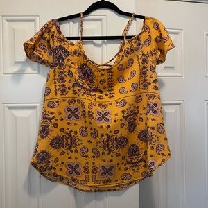 Stitchfix brand Kaileigh cold shoulder top